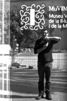 autorretrato con una Nikon FA y objetivo nikkor 50mm f1.8